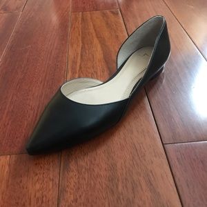 MARC FISHER BLACK POINTED FLATS 7.5